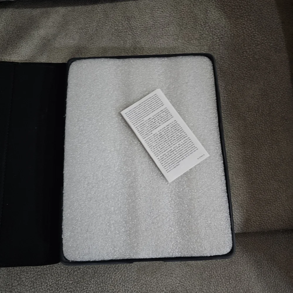 Speck WanderFolio Luxe iPad Case - Black